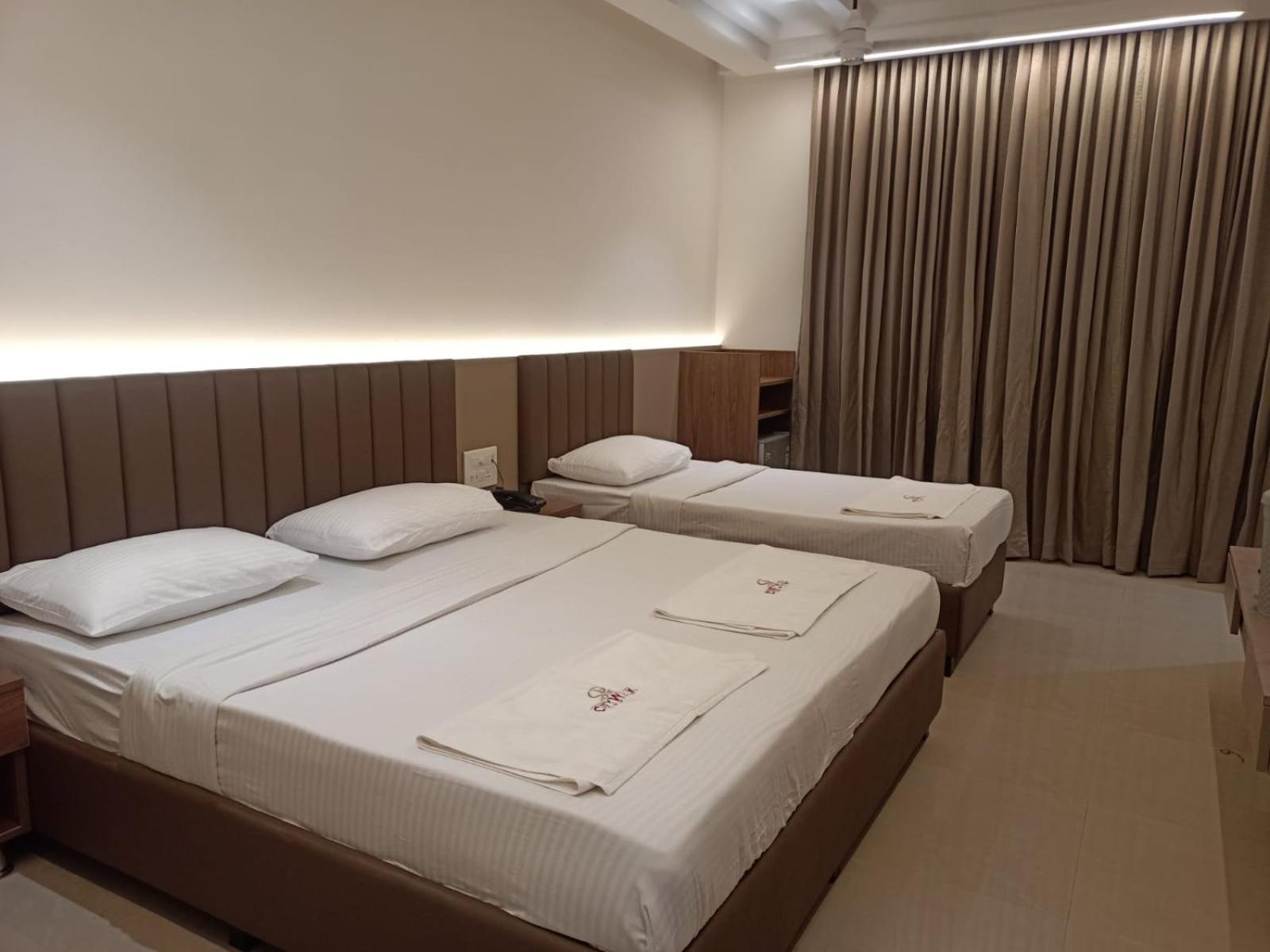 Hotel Citywalk Residency มังคาลอร์ ภายนอก รูปภาพ