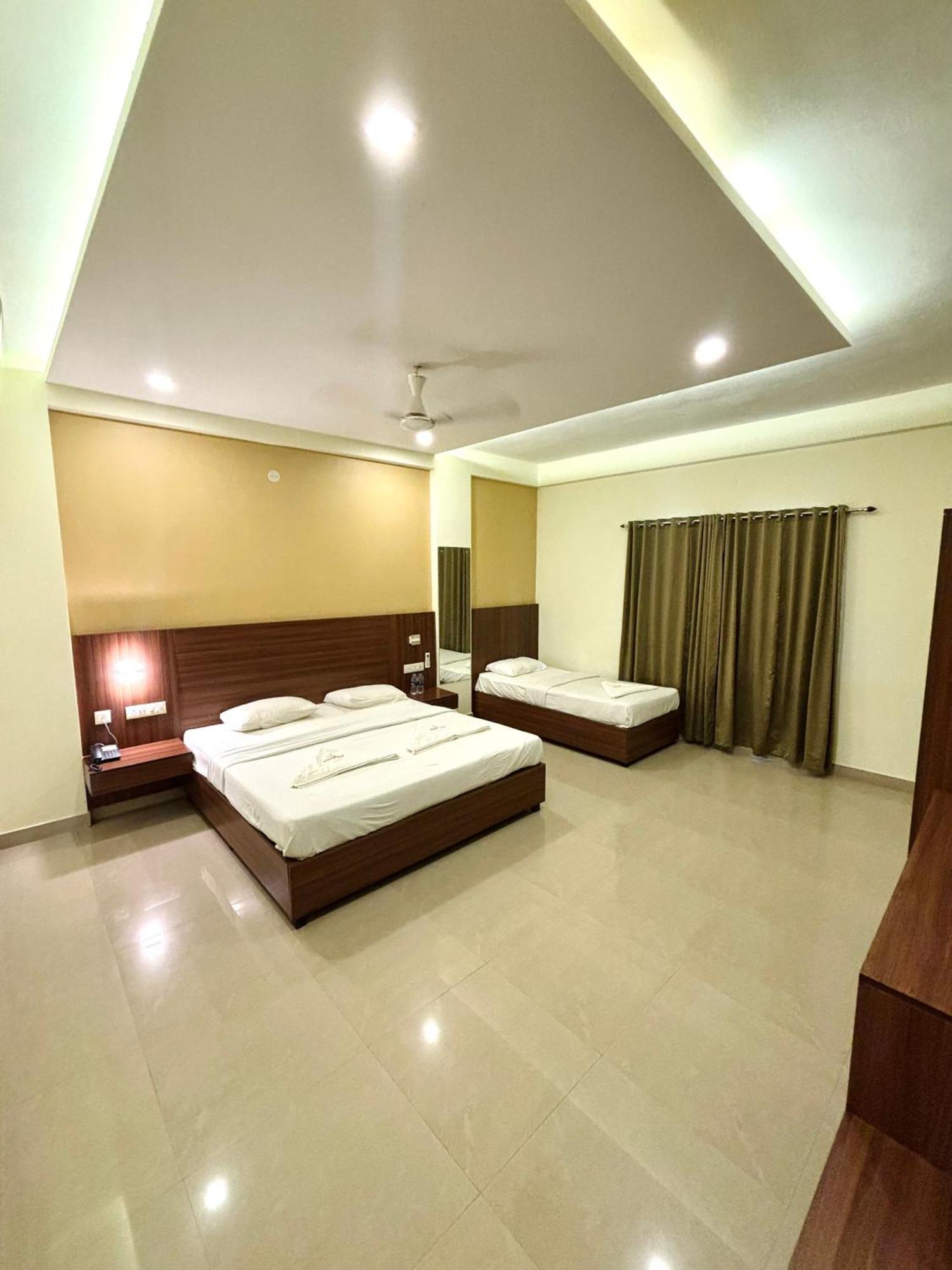 Hotel Citywalk Residency มังคาลอร์ ภายนอก รูปภาพ
