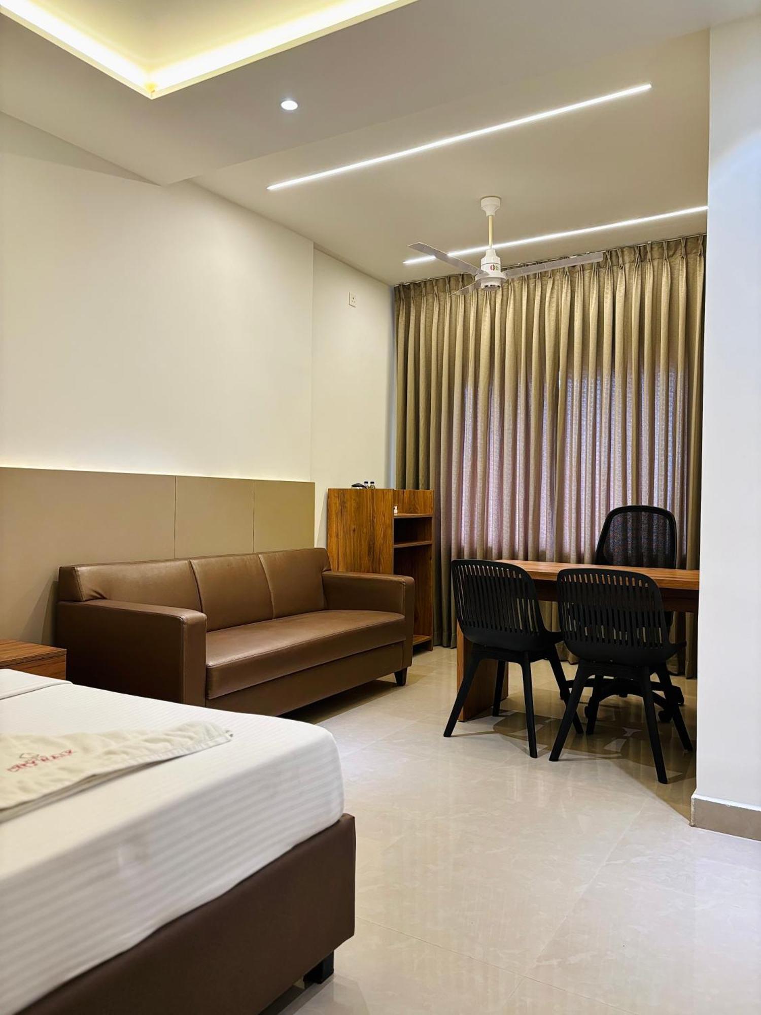 Hotel Citywalk Residency มังคาลอร์ ภายนอก รูปภาพ